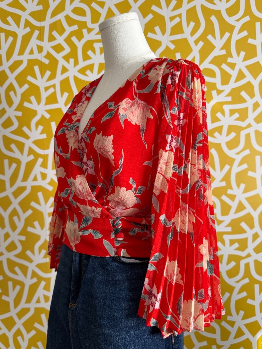 Astr Flowy Red Tropical Flower V-Neck Wrap Top with Pleated Bell Sleeves - Small